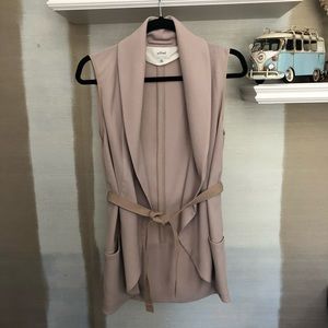 Aritzia beige dressy vest in XS